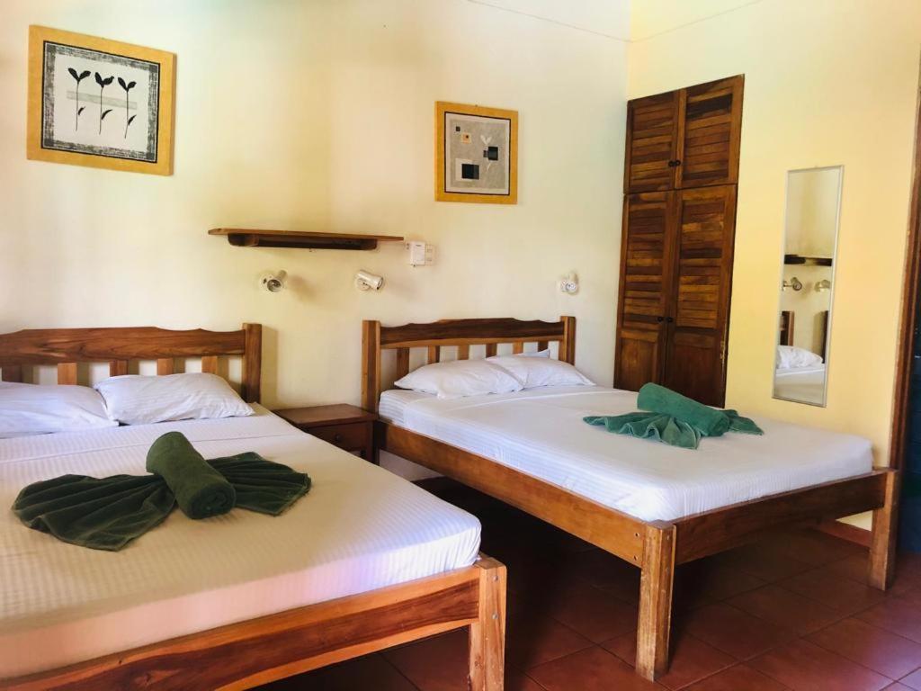 Hotel Isolina Beach Потреро Екстериор снимка