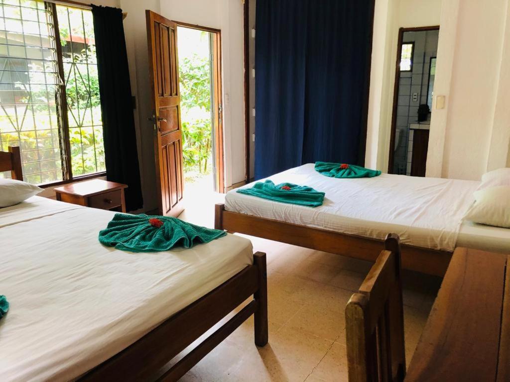 Hotel Isolina Beach Потреро Екстериор снимка